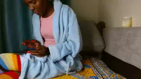 Snapshot of creamypro_ chatting on December 2024 11:22:02 AM Taurus04 online show from December 2024 11:22:02 AM