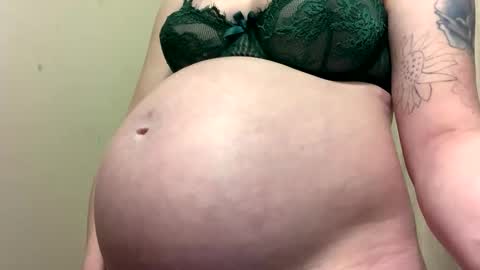 Breed me daddy  online show from February 2026 02:25:02 PM