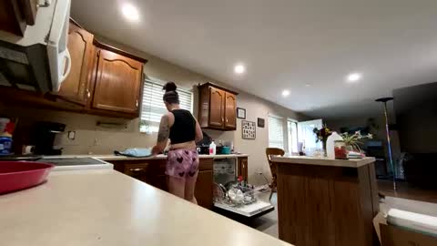 Snapshot of creeksidecouple chatting on May 2026 11:01:02 PM Creeksidecouple online show from May 2026 11:01:02 PM