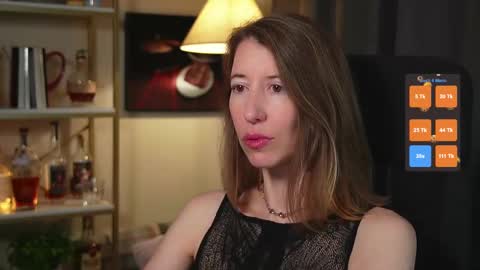 Quinn de la Creme online show from November 2025 06:41:01 PM