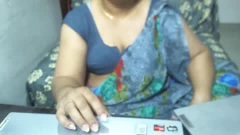 Snapshot of crezybhabihot chatting on January 2025 09:52:02 PM Sonika69 online show from January 2025 09:52:02 PM