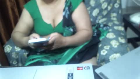 Snapshot of crezybhabihot chatting on February 2025 02:00:01 PM Sonika69 online show from February 2025 02:00:01 PM
