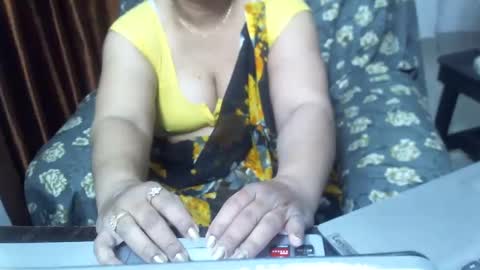 Snapshot of crezybhabihot chatting on March 2025 06:16:02 AM Sonika69 online show from March 2025 06:16:02 AM