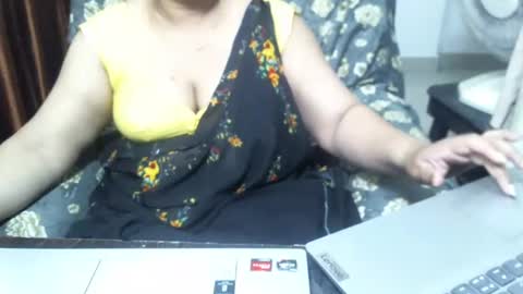 Snapshot of crezybhabihot chatting on March 2025 12:04:02 PM Sonika69 online show from March 2025 12:04:02 PM