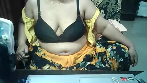 Snapshot of crezybhabihot chatting on September 2025 10:38:02 AM Sonika69 online show from September 2025 10:38:02 AM