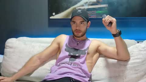 CRHISTIAN online show from October 2025 10:19:01 PM