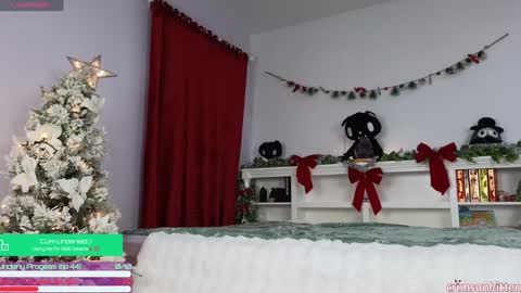 Crimson Kitten online show from December 2024 05:18:02 AM