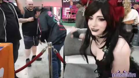 Crimson Kitten online show from October 2025 06:13:02 PM