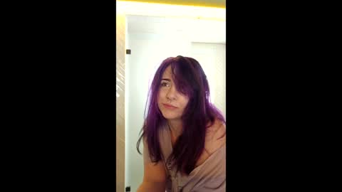 Snapshot of crimsonkitten chatting on May 2026 05:32:01 PM Crimson Kitten online show from May 2026 05:32:01 PM