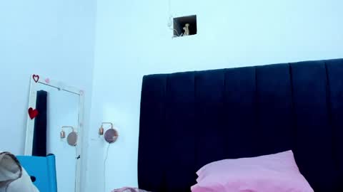 cris_dulce online show from May 2026 07:33:01 PM