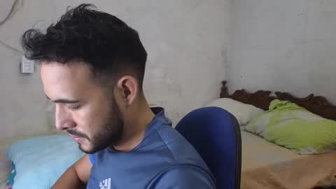 Snapshot of cris_simons chatting on December 2024 04:32:02 AM cris_simons online show from December 2024 04:32:02 AM