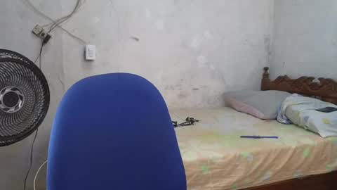 Snapshot of cris_simons chatting on January 2025 08:17:02 PM cris_simons online show from January 2025 08:17:02 PM