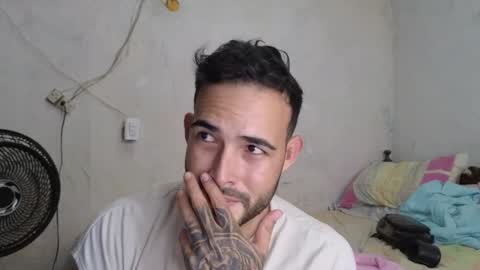 Snapshot of cris_simons chatting on February 2025 01:13:01 AM cris_simons online show from February 2025 01:13:01 AM