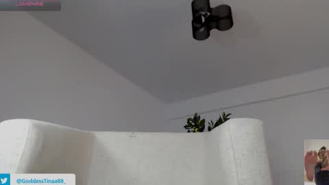 Snapshot of cris_tinne chatting on June 2026 03:17:02 PM cris_tinne online show from June 2026 03:17:02 PM