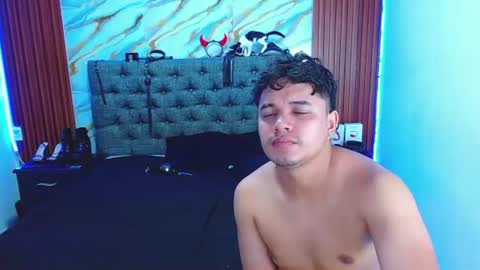 Snapshot of crisandmery chatting on July 2026 04:58:02 AM CRISANDMERY online show from July 2026 04:58:02 AM