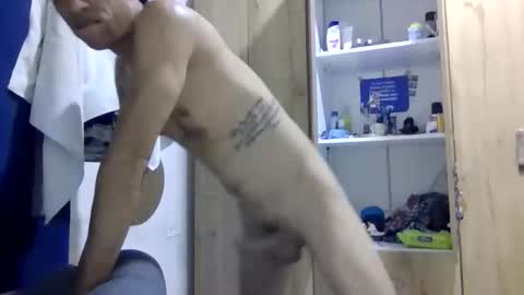 crisespitia25 online show from April 2026 05:33:01 PM