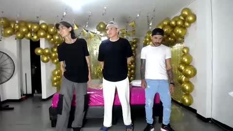 crismens online show from January 2025 02:20:02 AM