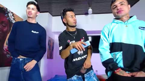 crismens online show from October 2025 06:43:01 PM