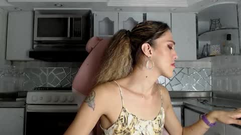 Snapshot of crisozzz chatting on March 2026 06:25:01 PM Cristina Onazis online show from March 2026 06:25:01 PM