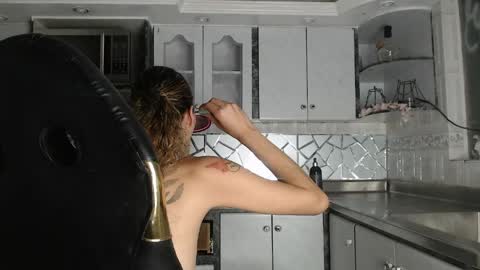 Snapshot of crisozzz chatting on April 2026 12:10:01 AM Cristina Onazis online show from April 2026 12:10:01 AM