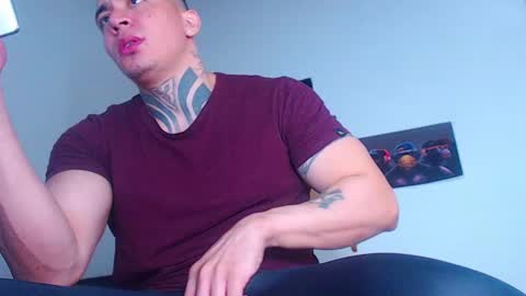 Snapshot of criss__tom chatting on February 2025 02:51:02 AM Cristopher online show from February 2025 02:51:02 AM