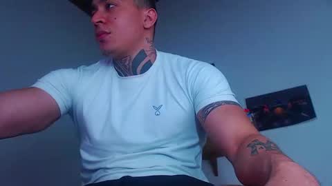 Snapshot of criss__tom chatting on February 2025 02:14:01 AM Cristopher online show from February 2025 02:14:01 AM