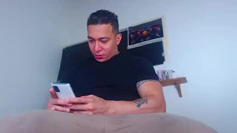 Snapshot of criss__tom chatting on October 2025 12:53:02 AM Cristopher online show from October 2025 12:53:02 AM