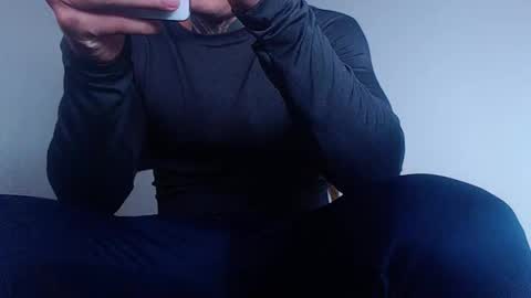 Snapshot of criss__tom chatting on November 2025 02:10:01 AM Cristopher online show from November 2025 02:10:01 AM