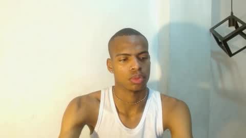 criss_zuri online show from October 2025 11:30:01 AM