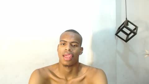 criss_zuri online show from October 2025 11:44:01 AM