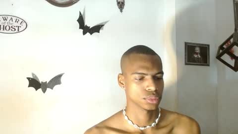 criss_zuri online show from October 2025 11:42:01 AM