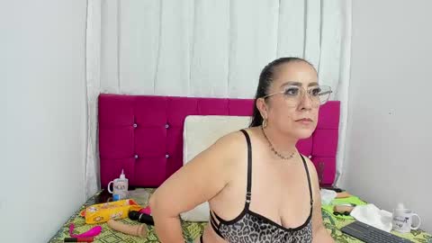 Cristal online show from February 2025 06:06:01 AM