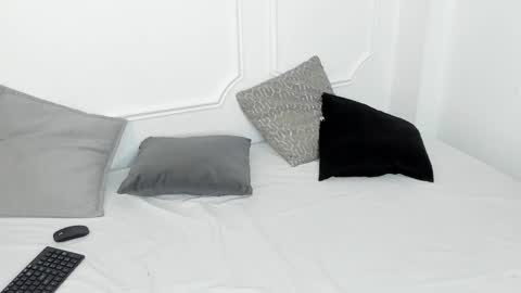 Cristal  online show from February 2025 08:09:01 PM