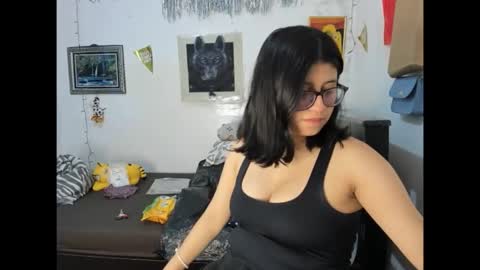 Snapshot of cristal_g19 chatting on November 2025 02:14:01 AM online show from November 2025 02:14:01 AM