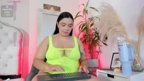 Cristal Cute  online show from October 2025 11:52:02 AM