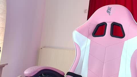 cristaleyess online show from April 2026 06:02:01 PM