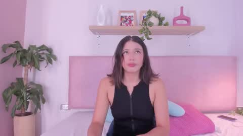 Snapshot of cristalfoxy_ chatting on September 2025 12:06:01 PM cristalfoxy_ online show from September 2025 12:06:01 PM