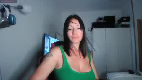 Snapshot of cristalmoon chatting on May 2026 08:17:01 PM cristalmoon online show from May 2026 08:17:01 PM