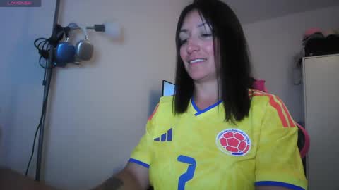 Snapshot of cristalmoon chatting on June 2026 08:32:02 PM cristalmoon online show from June 2026 08:32:02 PM