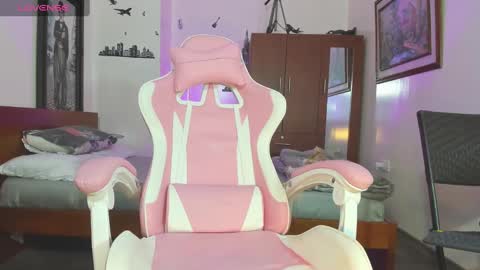 cristhian online show from December 2024 04:59:01 AM