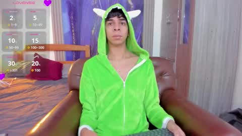 cristhian online show from November 2025 10:38:02 AM