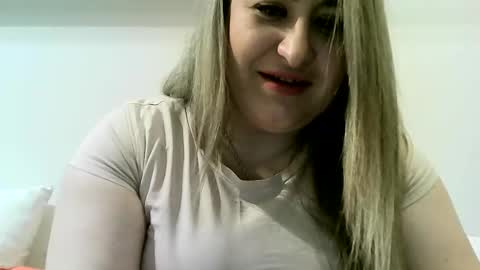 Snapshot of cristina20021991 chatting on January 2025 11:23:01 PM cristina20021991 online show from January 2025 11:23:01 PM