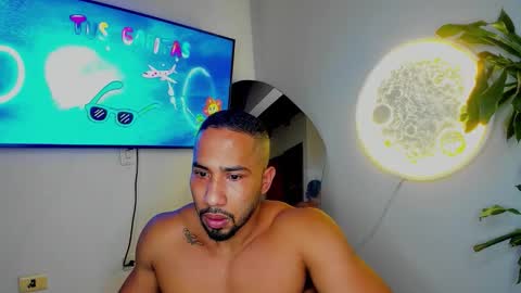 Cristian online show from December 2025 12:01:02 PM