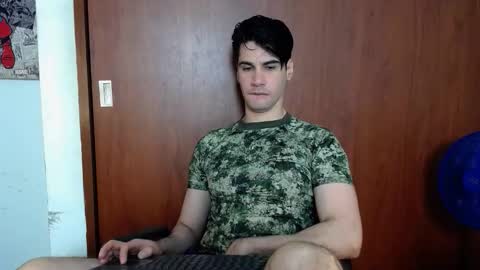 cristopher online show from November 2025 09:48:02 PM