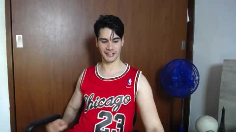 cristopher online show from November 2025 08:21:02 PM