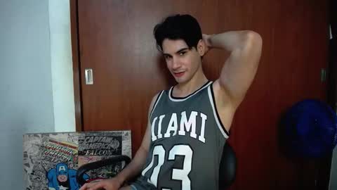 cristopher online show from November 2025 01:41:02 AM