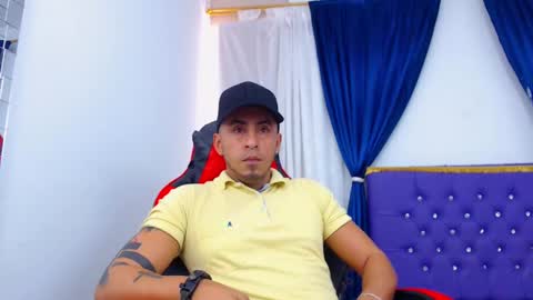 Snapshot of cristophertompson chatting on December 2024 03:54:02 PM Say me Cris online show from December 2024 03:54:02 PM