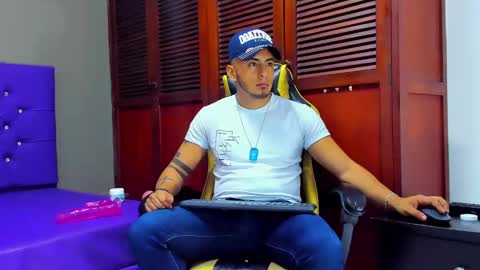 Snapshot of cristophertompson chatting on February 2025 12:55:01 PM Say me Cris online show from February 2025 12:55:01 PM