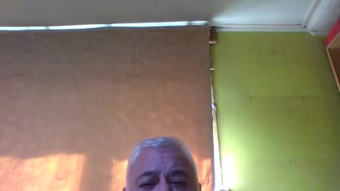 crmperez online show from September 2025 06:44:01 PM