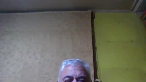 crmperez online show from October 2025 02:44:01 AM